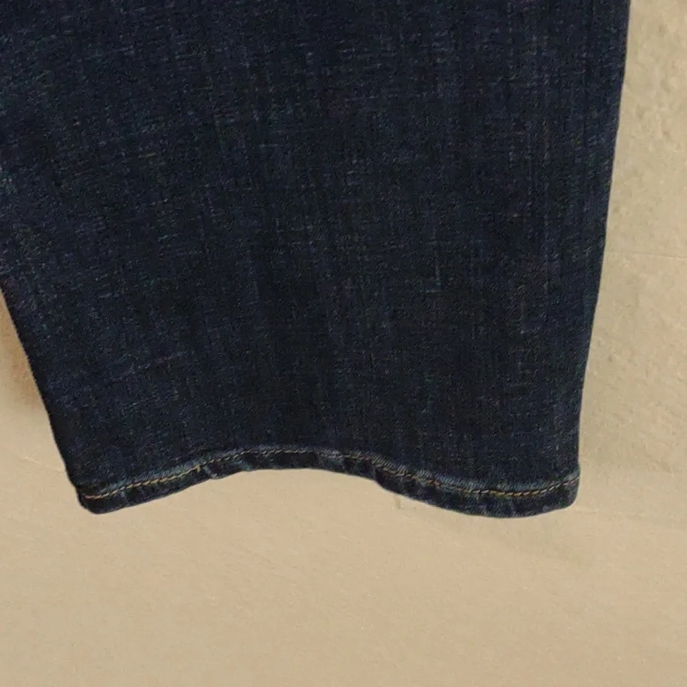 🆕 Levi's Sculpt Classic Straight mid rise Jeans Size 4 - Picture 9 of 10